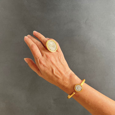 Bangle Upsala Dorado Círculo Sencillo Plateado
